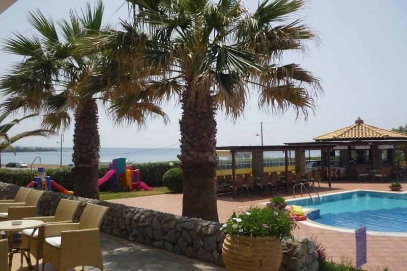 Hotel Oasis Kyparissia Exterior foto